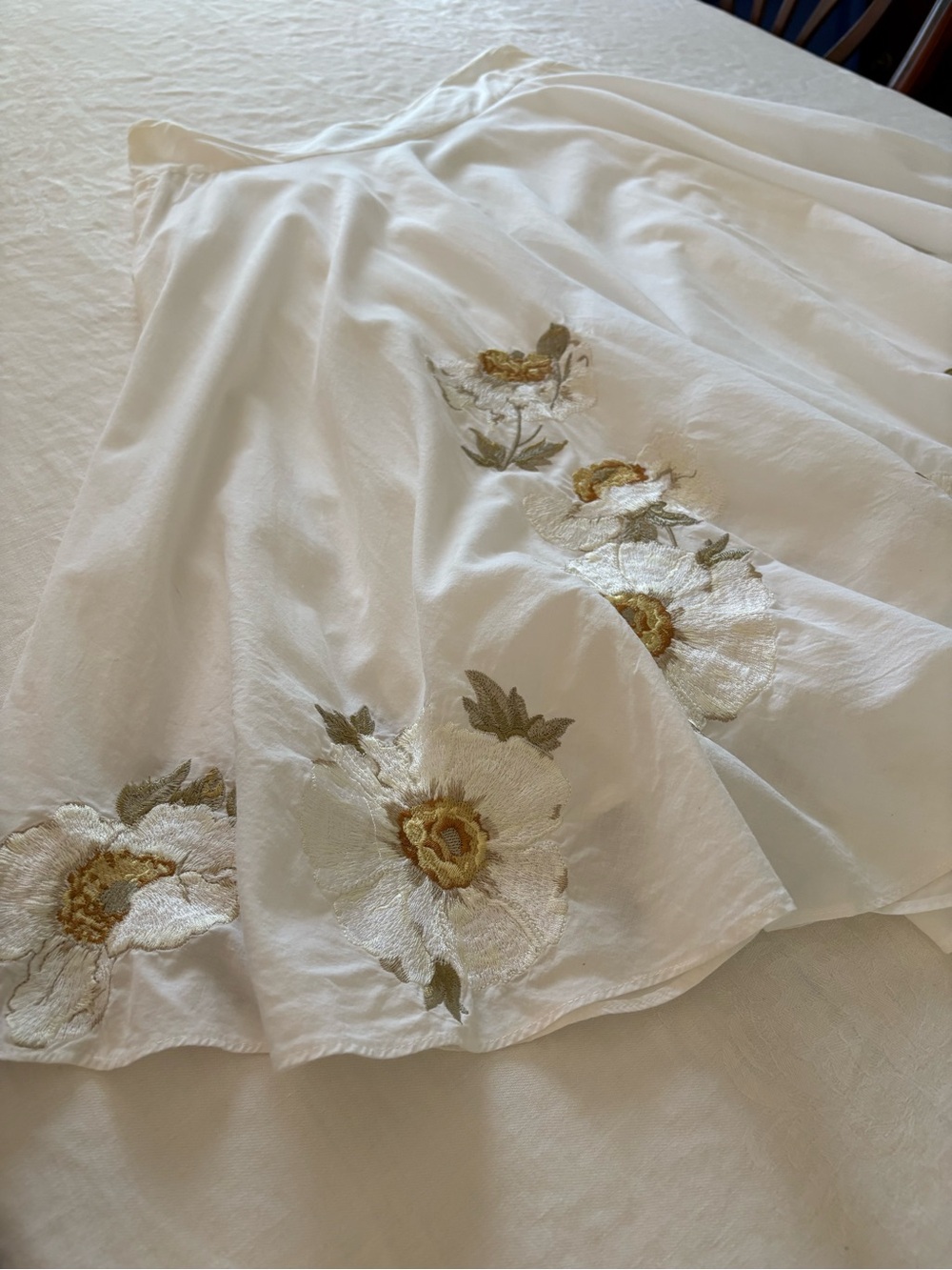 Isda & Co. White Floral Embroidered Skirt - Picture 2 of 7